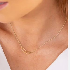 Kendra Scott gold Sawyer necklace